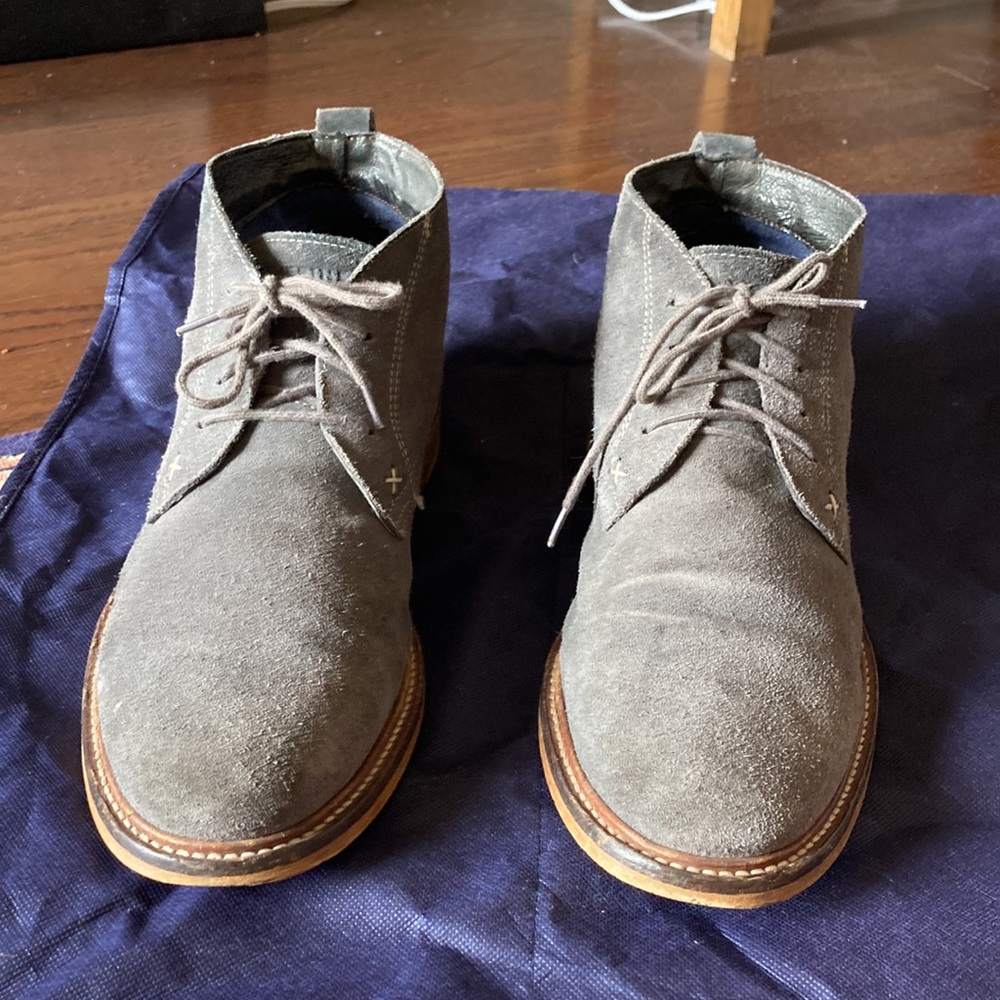 WOLVERINE Chukka Boot in Grey Suede